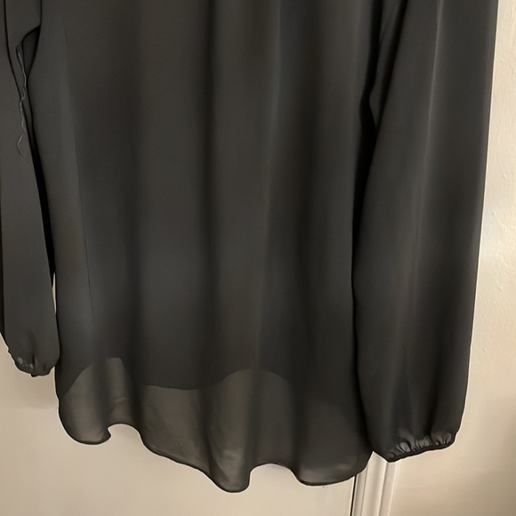 SALE!!! NWOT LE CHATEAU BLOUSE 🔥🔥🔥 - Picture 6 of 6